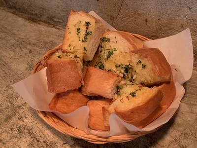 ขนมปังกระเทียม