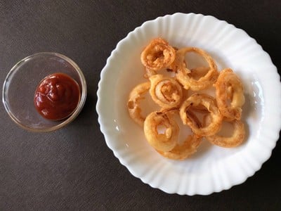 วิธีทำ Onion ring (หัวหอมทอด) วิธีทำ Onion ring (หัวหอมทอด)