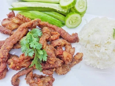 วิธีทำ 🐷 หมูทอดพริกป่น 🌶 วิธีทำ 🐷 หมูทอดพริกป่น 🌶
