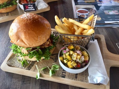 อาหาร หรือ เครื่องดื่ม