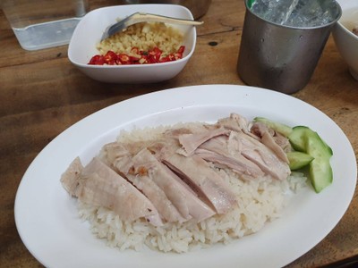 ข้าวมันไก่ เนื้อหนัง พิเศษ