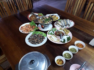 อาหาร หรือ เครื่องดื่ม