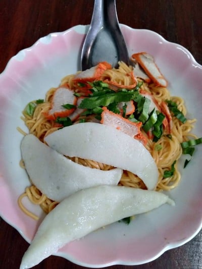 เมนูของร้าน บะหมี่เจ๊เน้ย อุทัยธานี