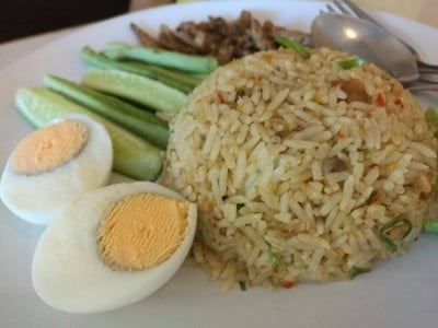 ข้าวผัดแกงไตปลา