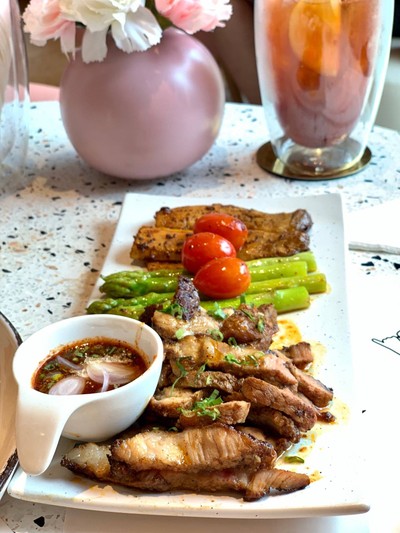 หมูย่างจิ้มแจ่ว