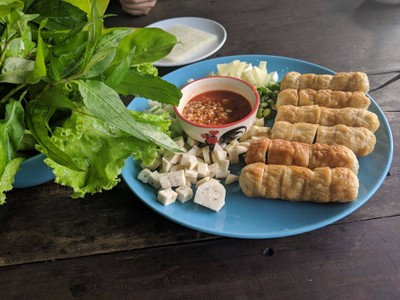 แหนมเนือง