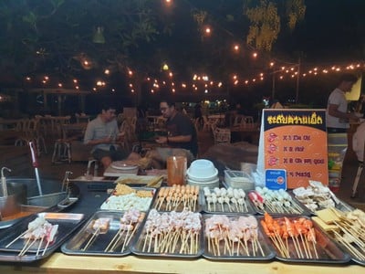 ลิ้นแดง ต๊อกป๊อกกีบางแสน บางแสน