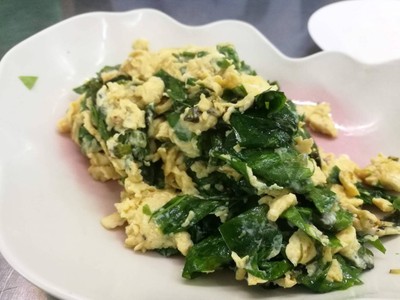 ใบเหลียงผัดไข่