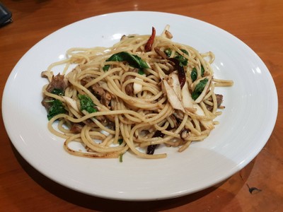 สปาเก็ตตี้เป็ดผัดพริกแห้ง