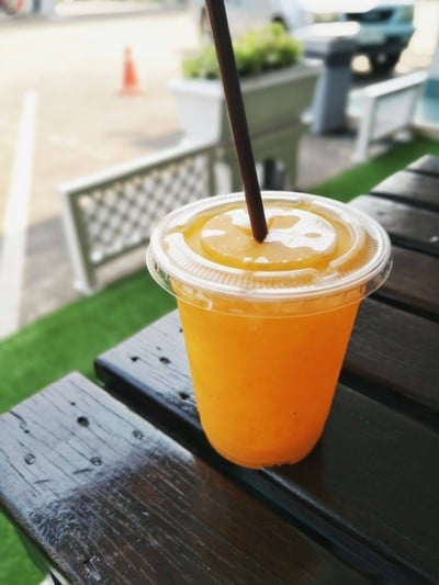 น้ำส้มคั้นสด