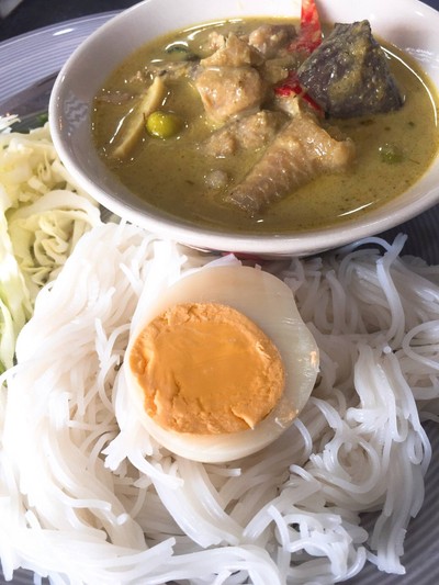 ขนมจีนเขียวหวานไก่