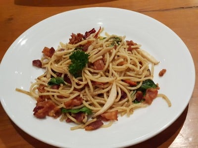 สปาเก็ตตี้ผัดพริกแห้งเบคอน