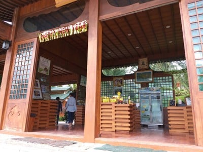 ร้านอาหารโกหลัก หรือ สวนอินทผลัมโกหลัก ตั้งอยู่อำเภอไชยปราการเป็นร้านสไตล์ญี่ปุ่