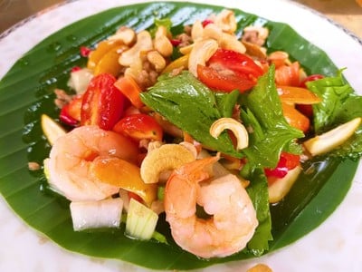 ยำอินทผลัมสด อร่อยถึงเครื่องดีค่ะ