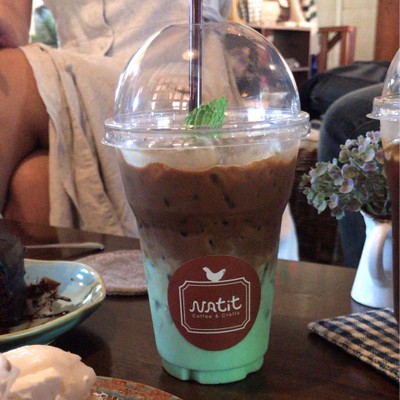 อาหาร หรือ เครื่องดื่ม