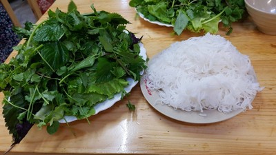 ขนมจีน + ผักเคียง