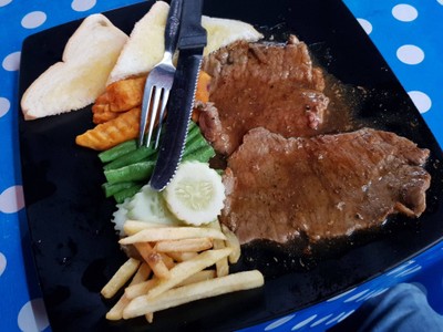 สเต๊กเนื้อ