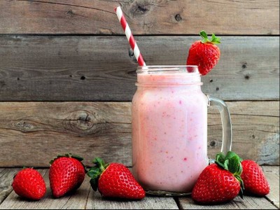 สตอเบอรี่นมสด