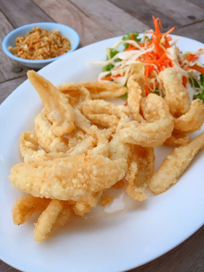 ปลาเห็ดโคนทอดกระเทียม