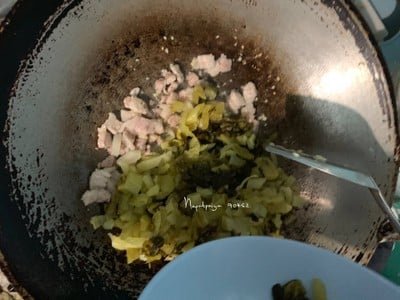 วิธีทำ ผัดผักกาดดอง วิธีทำ ผัดผักกาดดอง