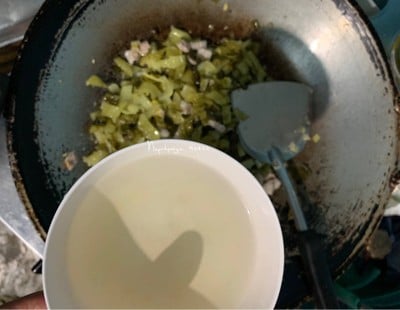 วิธีทำ ผัดผักกาดดอง วิธีทำ ผัดผักกาดดอง