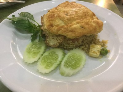 ข้าวผัดแกงเขียวหวานไก่-ไข่เจียว
