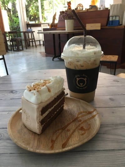 เมนูของร้าน Hug&Mug Café And Studio