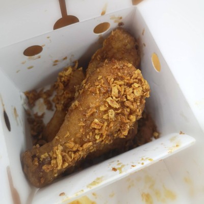 น่องไก่บอนชอน รสกระเทียมกรอบ