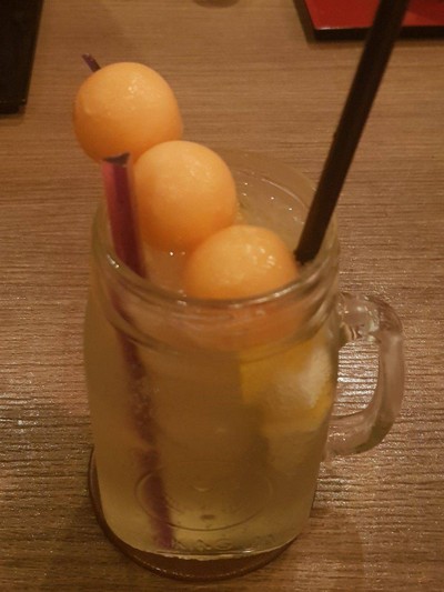 อาหาร หรือ เครื่องดื่ม