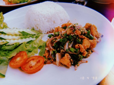 ข้าวลาบแซลมอน