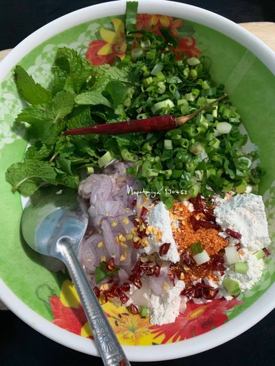 วิธีทำ ลาบหมูทอดกรอบ
