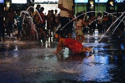 เด็กๆมาเล่นน้ำกันที่นี่ เอนจอยมากก