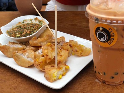 เพื่อนบอกจะพาไปกิน ตือคาโค ได้ยินครั้งแรกมันคืออะไรรรร 

แต่พอลองชิมพูดได้เต็ม