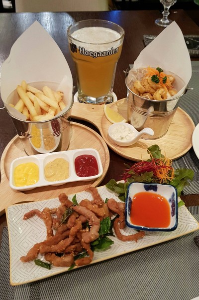 อาหาร หรือ เครื่องดื่ม