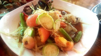 ส้มตำกุ้งสด