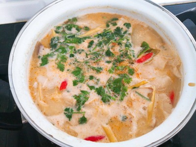 ต้มข่าไก่