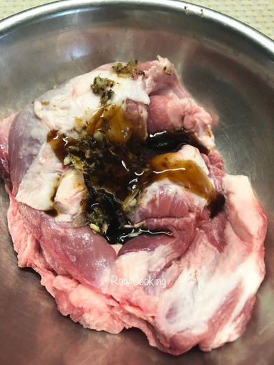 วิธีทำ คอหมูย่างผัดพริกขี้หนู วิธีทำ คอหมูย่างผัดพริกขี้หนู