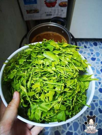 วิธีทำ แกงผักหวาน​ใส่​ไข่​มดแดง​🍴