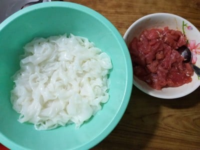 วิธีทำ เส้นใหญ่ผัดเต้าหู้ยี้ วิธีทำ เส้นใหญ่ผัดเต้าหู้ยี้