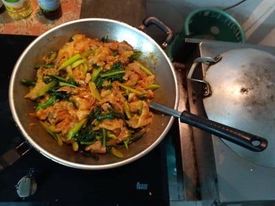 วิธีทำ เส้นใหญ่ผัดเต้าหู้ยี้ วิธีทำ เส้นใหญ่ผัดเต้าหู้ยี้