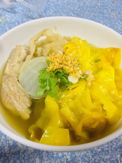 เกี๊ยวน้ำใส้กุ้ง