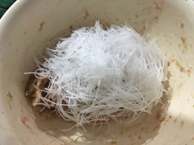 วิธีทำ ปอเปี๊ยะทอดไส้หมูสับและกุ้ง วิธีทำ ปอเปี๊ยะทอดไส้หมูสับและกุ้ง