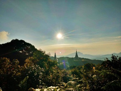 พระมหาธาตุนภเมทนีดล - พระมหาธาตุนภพลภูมิสิริ