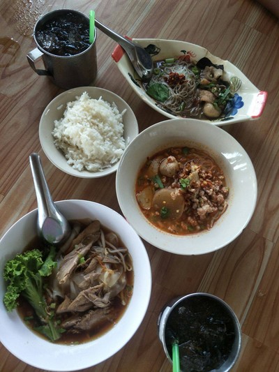อาหาร หรือ เครื่องดื่ม