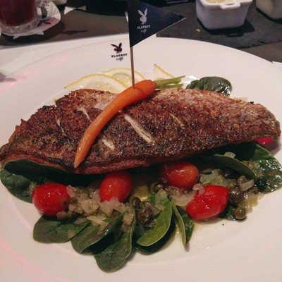 อาหาร หรือ เครื่องดื่ม