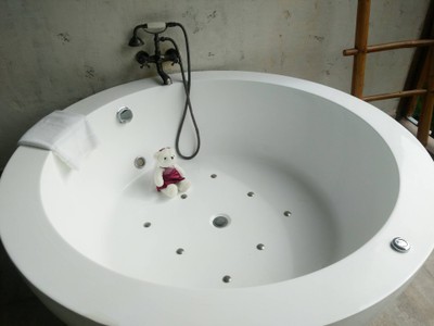 มันใหญ่มากเทียบกับเจ้าหมีน้อย