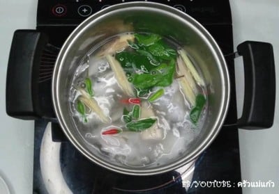 วิธีทำ ต้มยำกุ้งมะพร้าวอ่อน