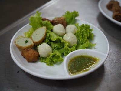 เมนูของร้าน อึ้งเป็งชุง ลูกชิ้นปลา (เยาวราช) แห่งเดียวไม่มีสาขา