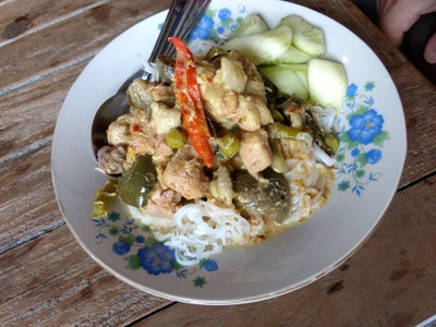 ขนมจีนแกงเขียวหวานไก่