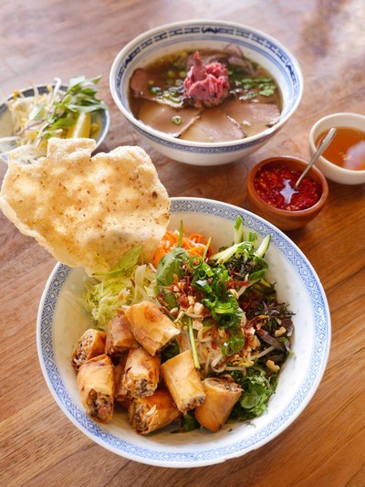 Noodle Salad ($17.5AUD ~400฿)